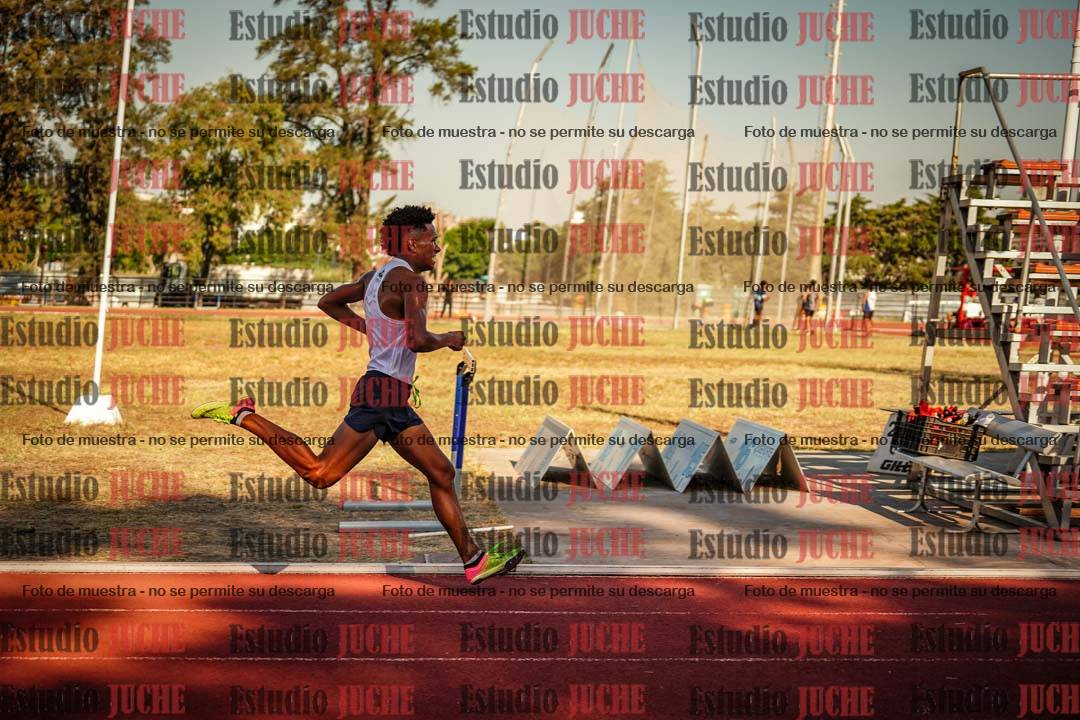 Fotos de los 800 m llanos de varones