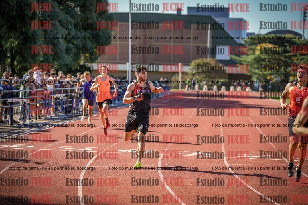 Fotos de los 400 m llanos de varones