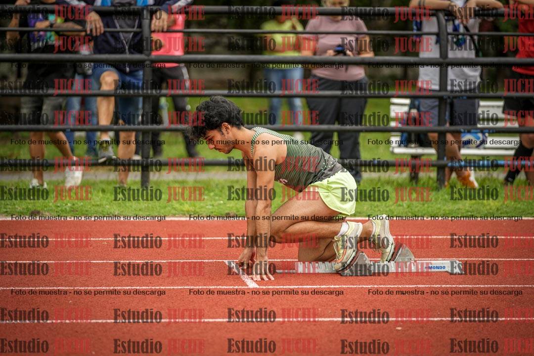Fotos de los 400 m llanos de varones