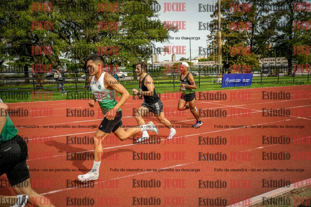 Fotos de los 3000 m con obstáculos de varones