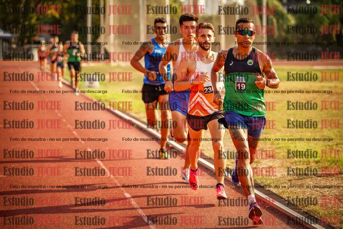 Fotos de los 5000 m llanos de mujeres y varones