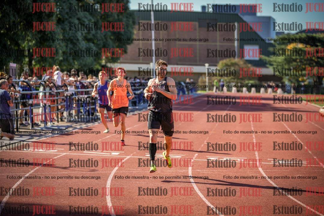 Fotos de los 400 m llanos de varones