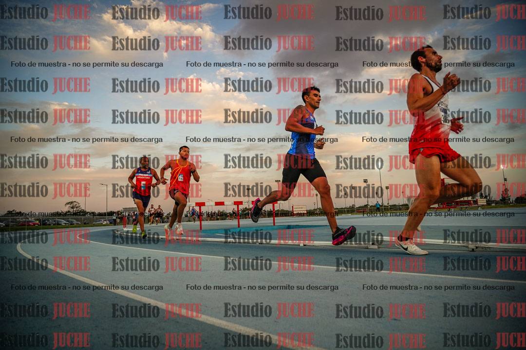 Fotos de los 3000 m llanos de varones