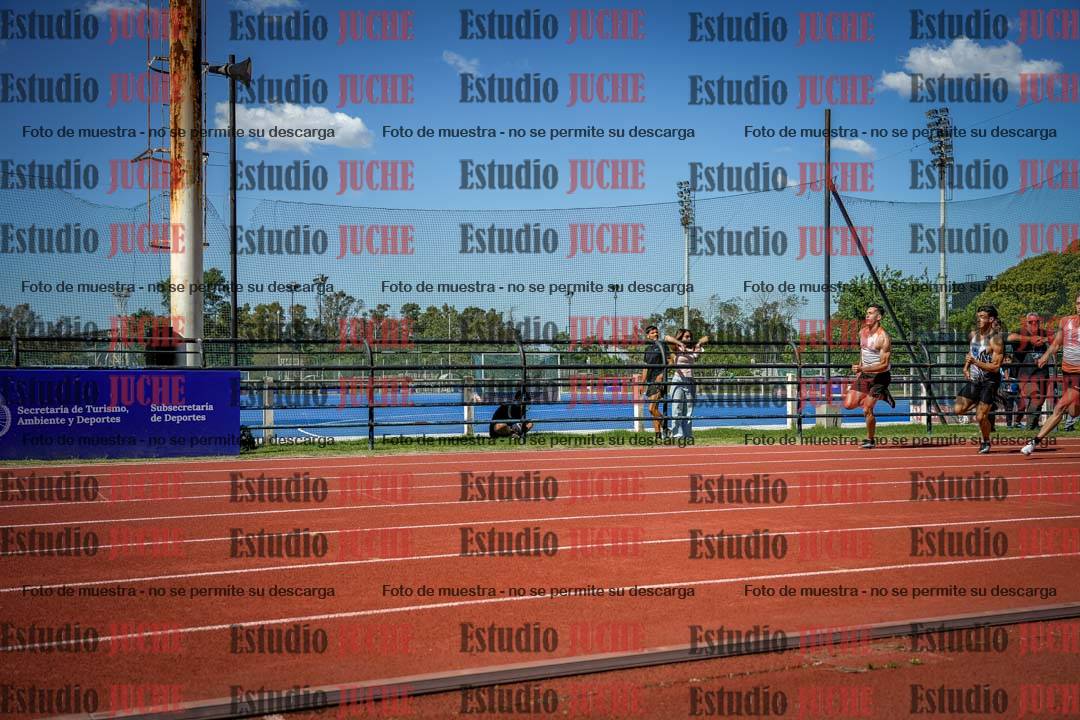 Fotos de los 200 m llanos de varones