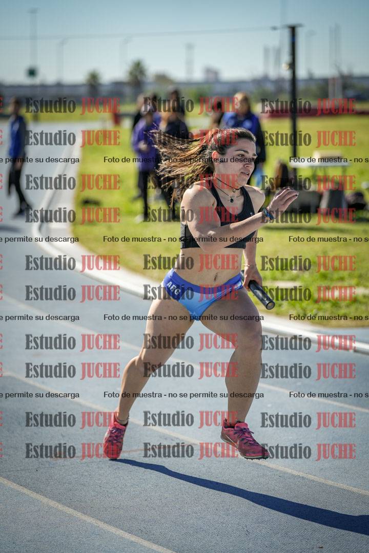 Fotos de las Postas 4x400 m de mujeres y varones