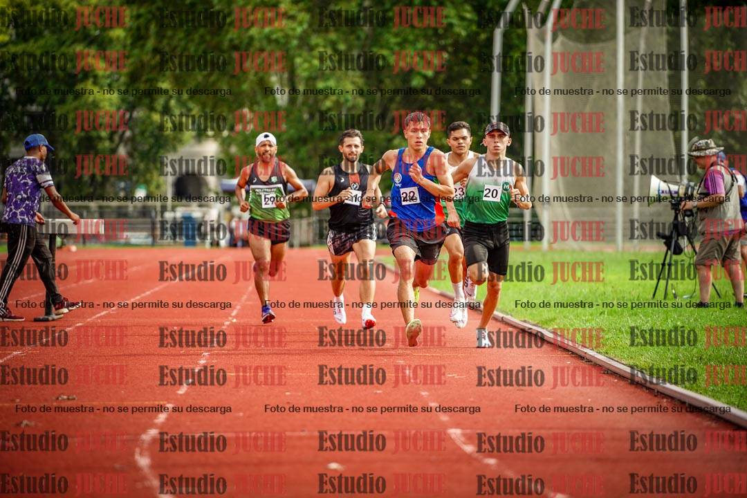 Fotos de los 3000 m con obstáculos de varones