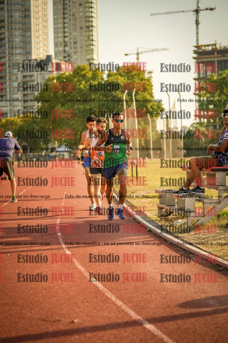 Fotos de los 5000 m llanos de mujeres y varones