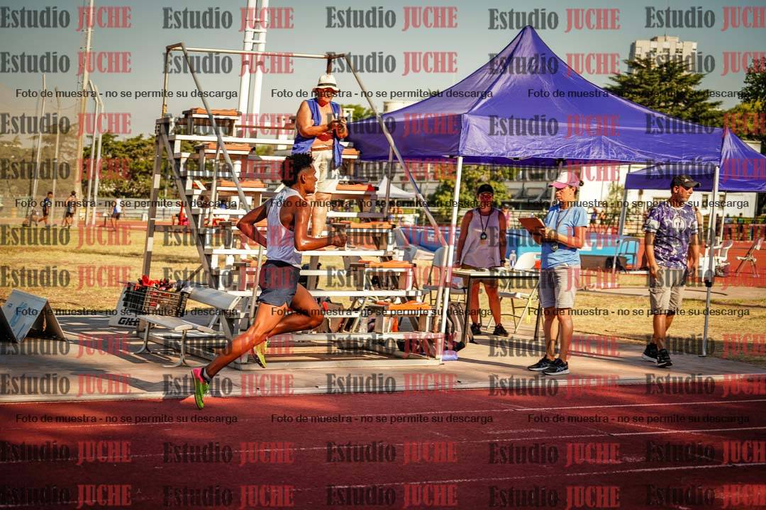 Fotos de los 800 m llanos de varones