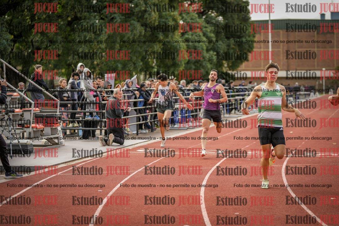 Fotos de los 400 m llanos de varones