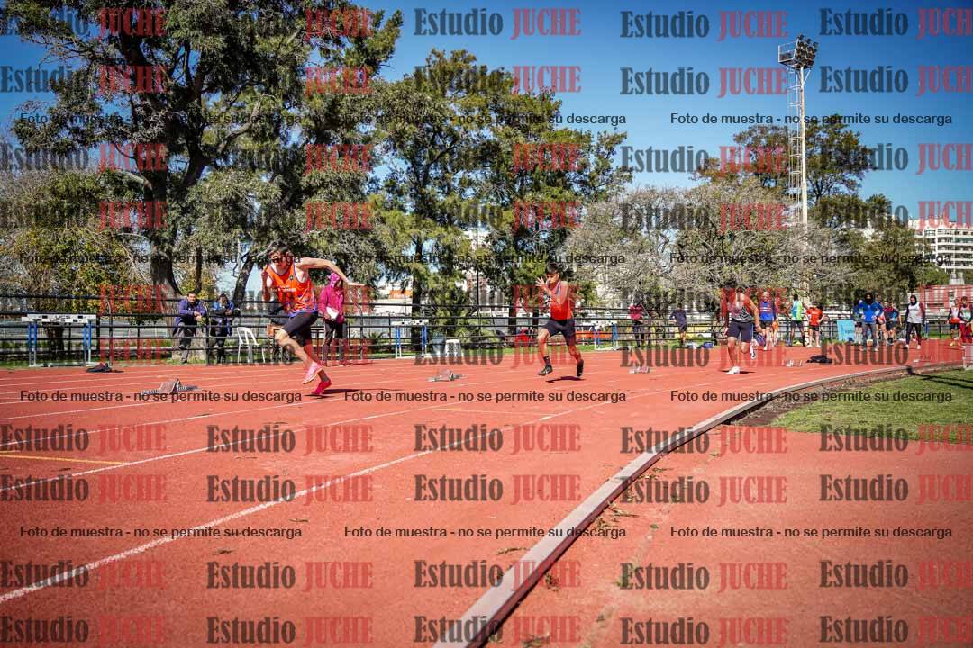 Fotos de los 200 m llanos de varones