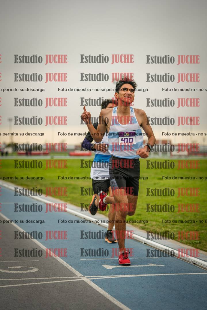 Fotos de los 3000 m llanos de varones - U17 (incluye la marcha atlética)
