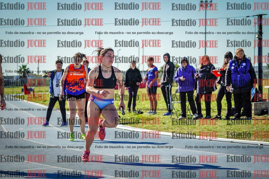 Fotos de las Postas 4x400 m de mujeres y varones