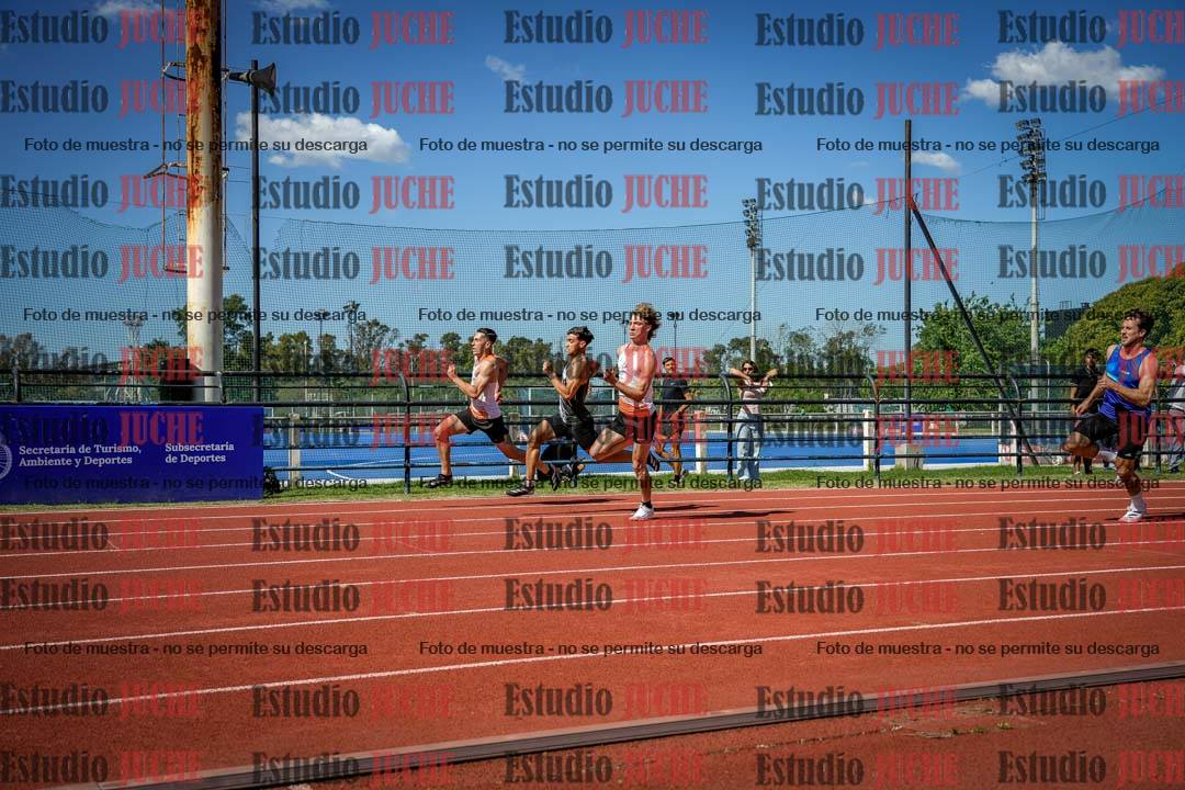 Fotos de los 200 m llanos de varones
