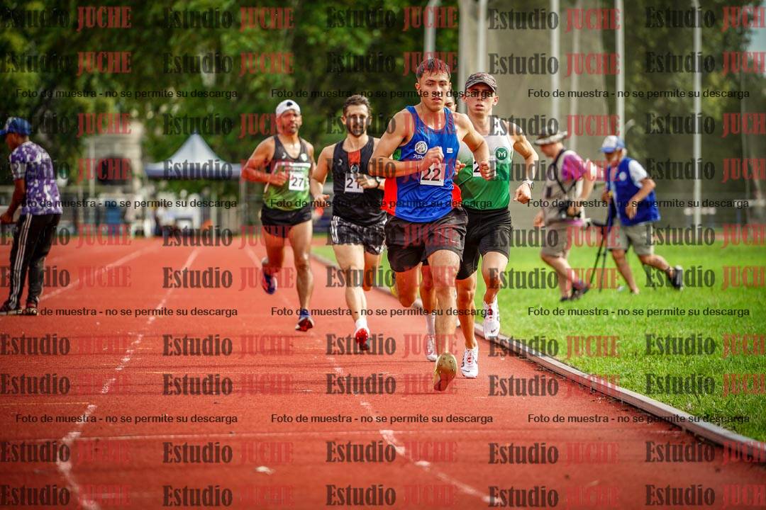 Fotos de los 3000 m con obstáculos de varones