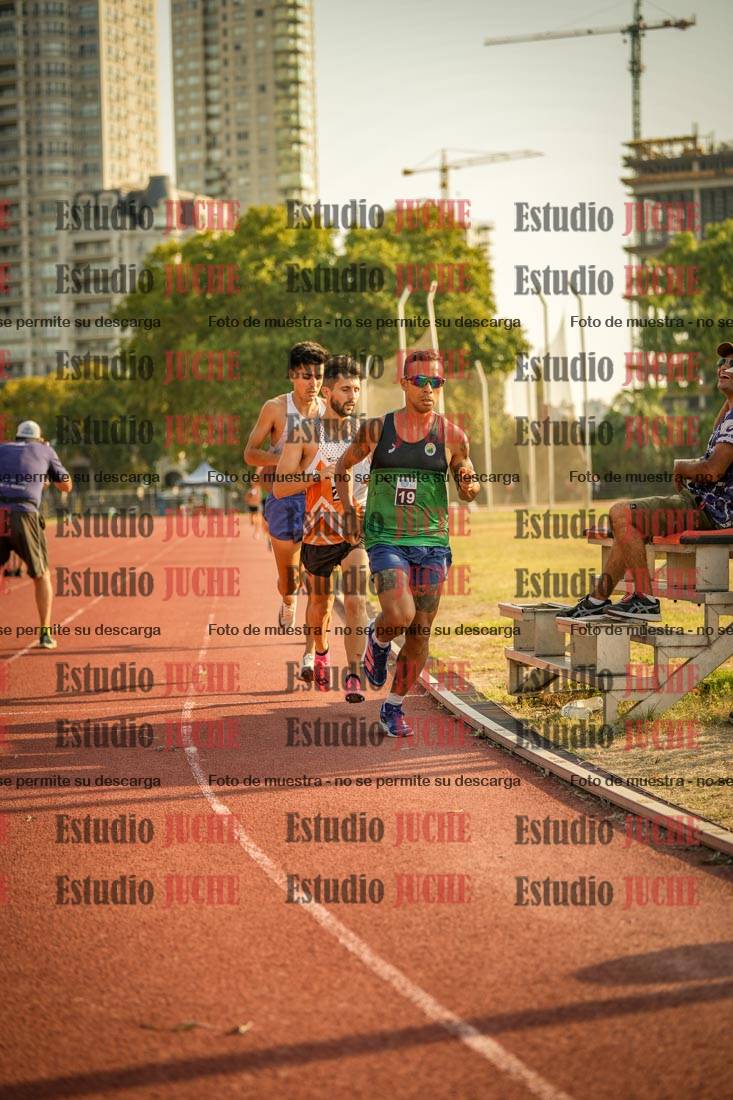 Fotos de los 5000 m llanos de mujeres y varones