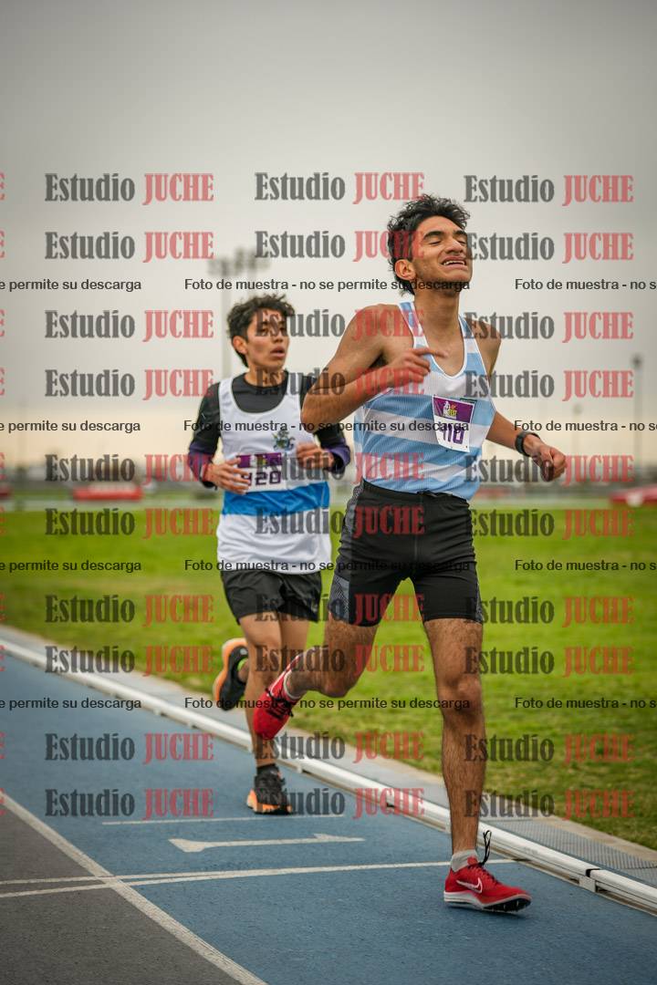 Fotos de los 3000 m llanos de varones - U17 (incluye la marcha atlética)