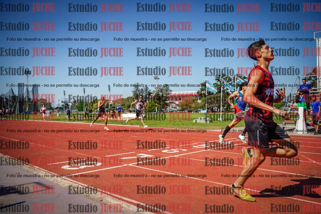 Fotos de los 400 m llanos de varones