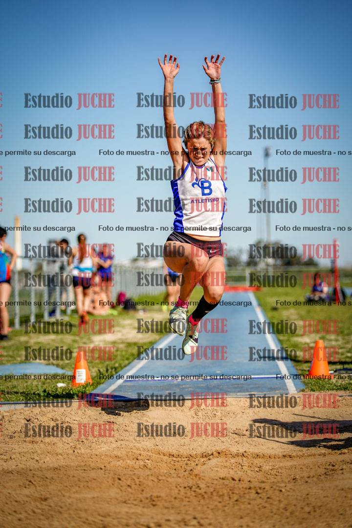 Fotos del salto en largo de mujeres