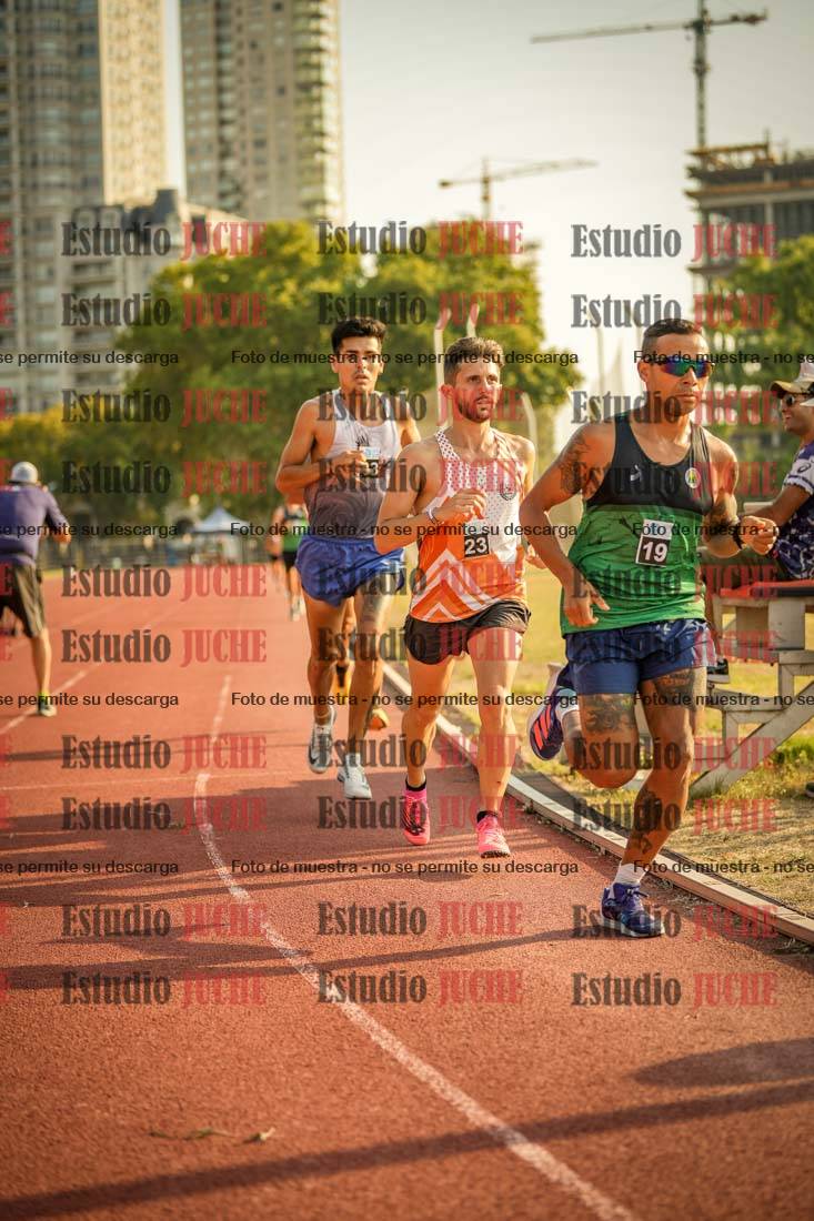 Fotos de los 5000 m llanos de mujeres y varones