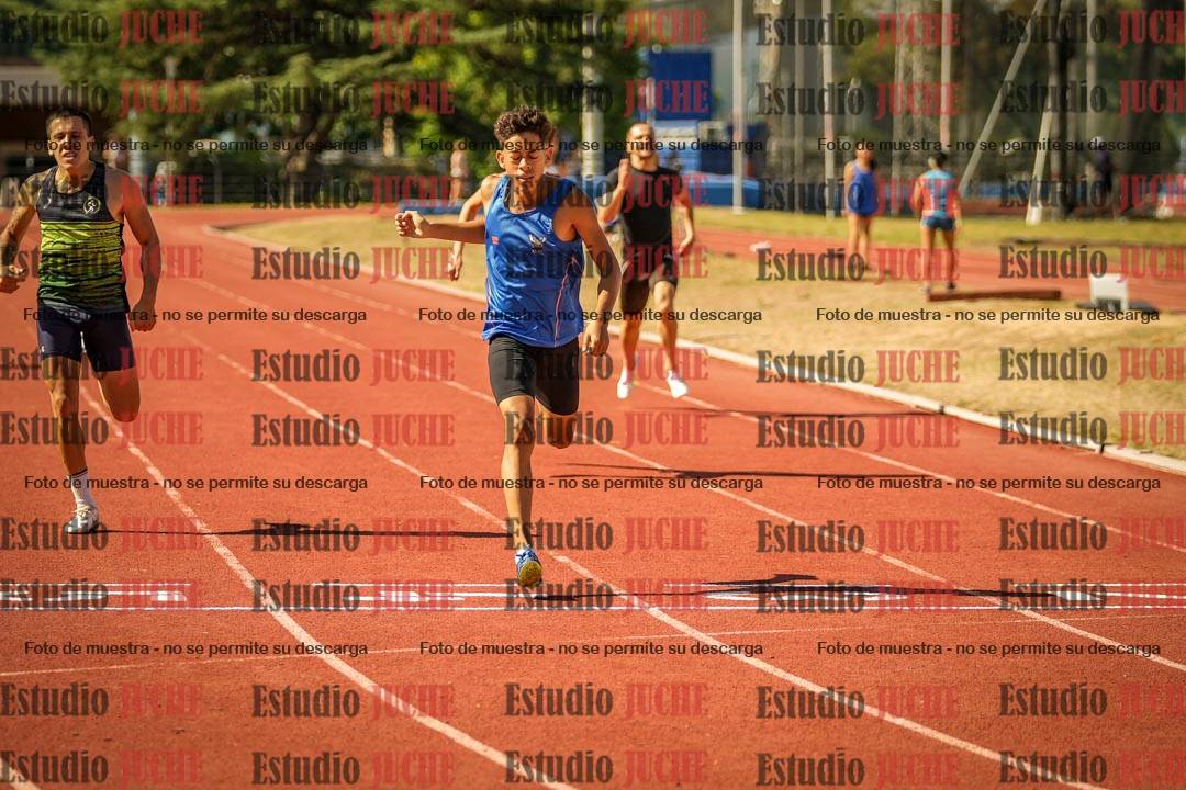 Fotos de los 400 m llanos de varones