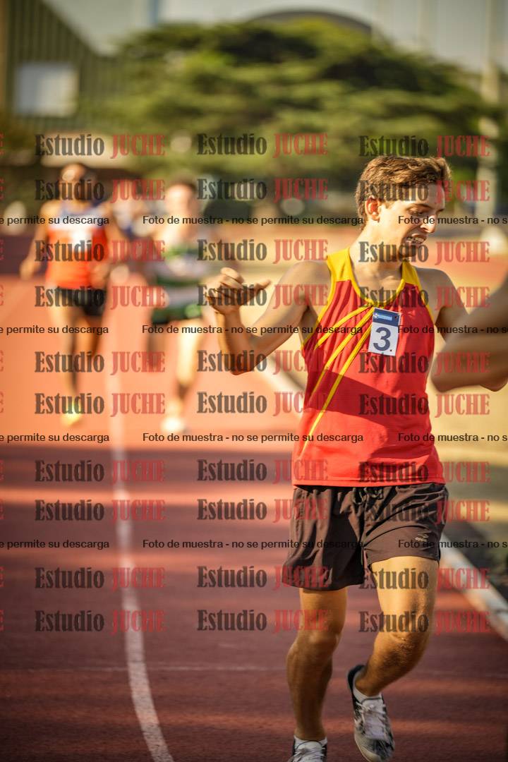 Fotos de los 800 m llanos de varones