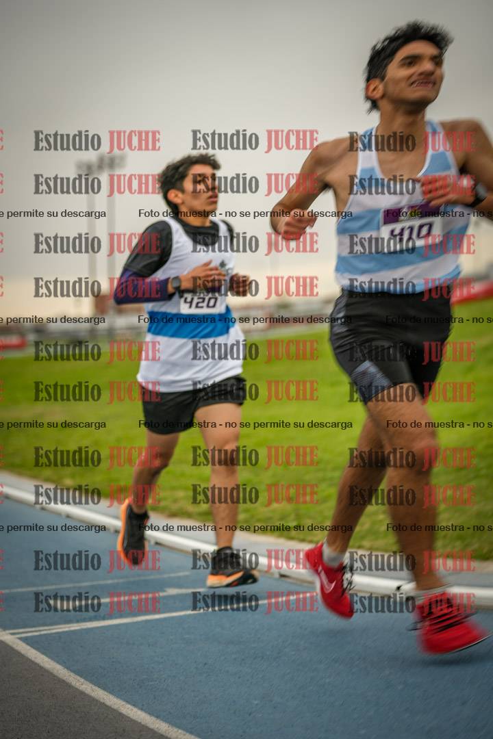 Fotos de los 3000 m llanos de varones - U17 (incluye la marcha atlética)