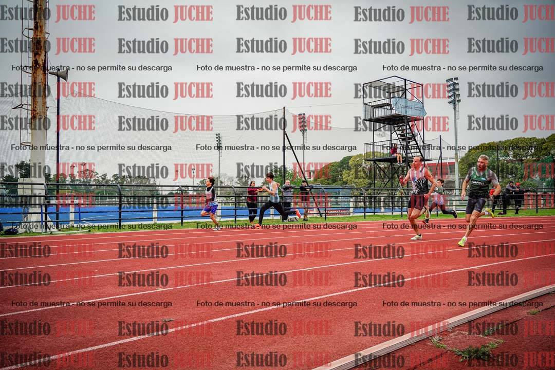 Fotos de los 200 m llanos de varones