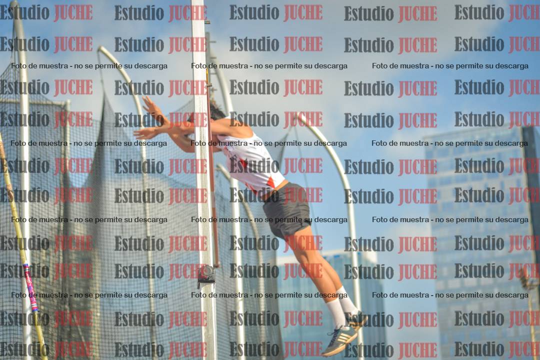 Fotos del salto con garrocha de varones - decatlón 8