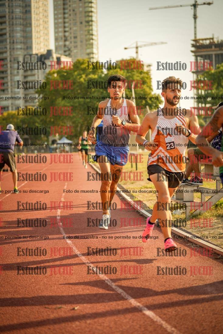 Fotos de los 5000 m llanos de mujeres y varones