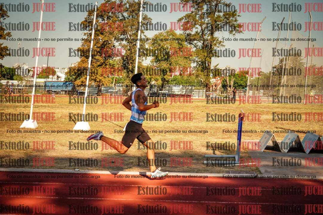 Fotos de los 800 m llanos de varones