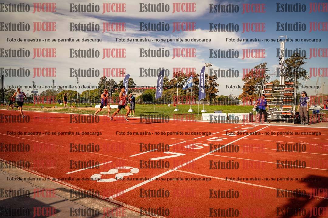 Fotos de los 400 m llanos de varones