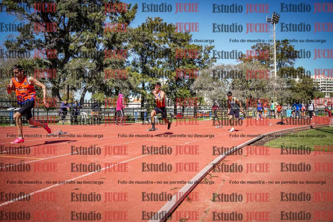 Fotos de los 200 m llanos de varones