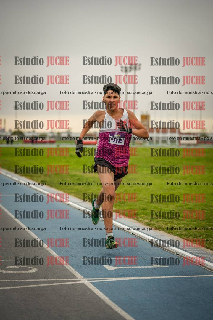 Fotos de los 3000 m llanos de varones - U17 (incluye la marcha atlética)