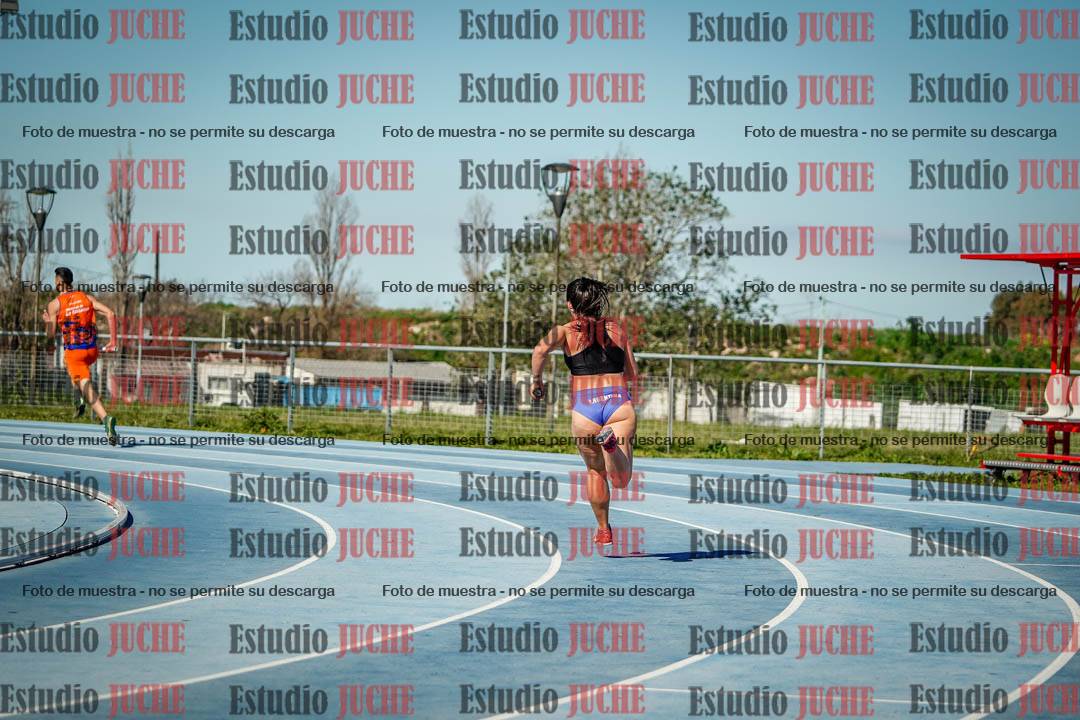 Fotos de las Postas 4x400 m de mujeres y varones
