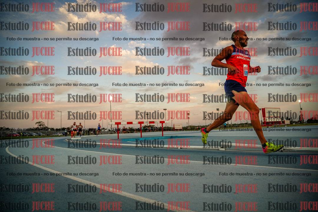 Fotos de los 3000 m llanos de varones