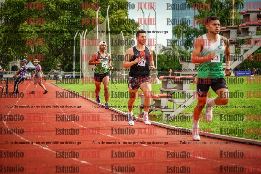Fotos de los 3000 m con obstáculos de varones