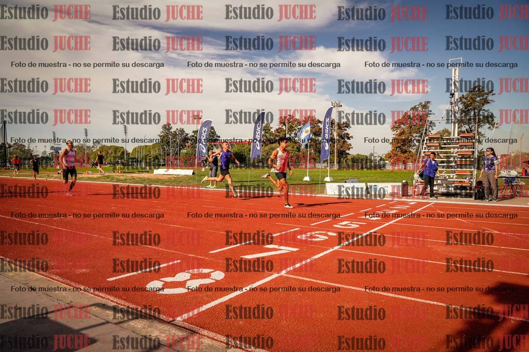Fotos de los 400 m llanos de varones