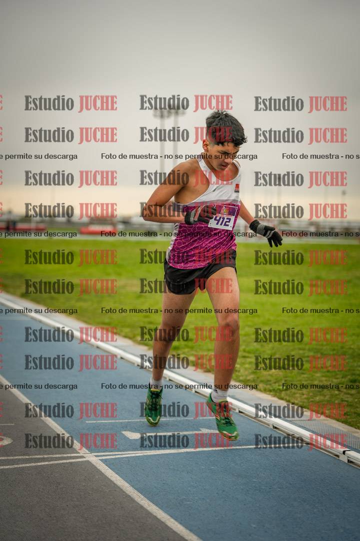 Fotos de los 3000 m llanos de varones - U17 (incluye la marcha atlética)