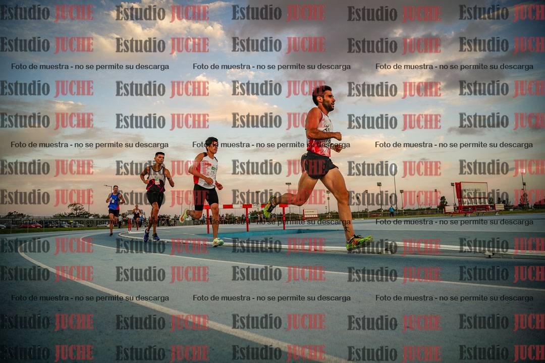 Fotos de los 3000 m llanos de varones