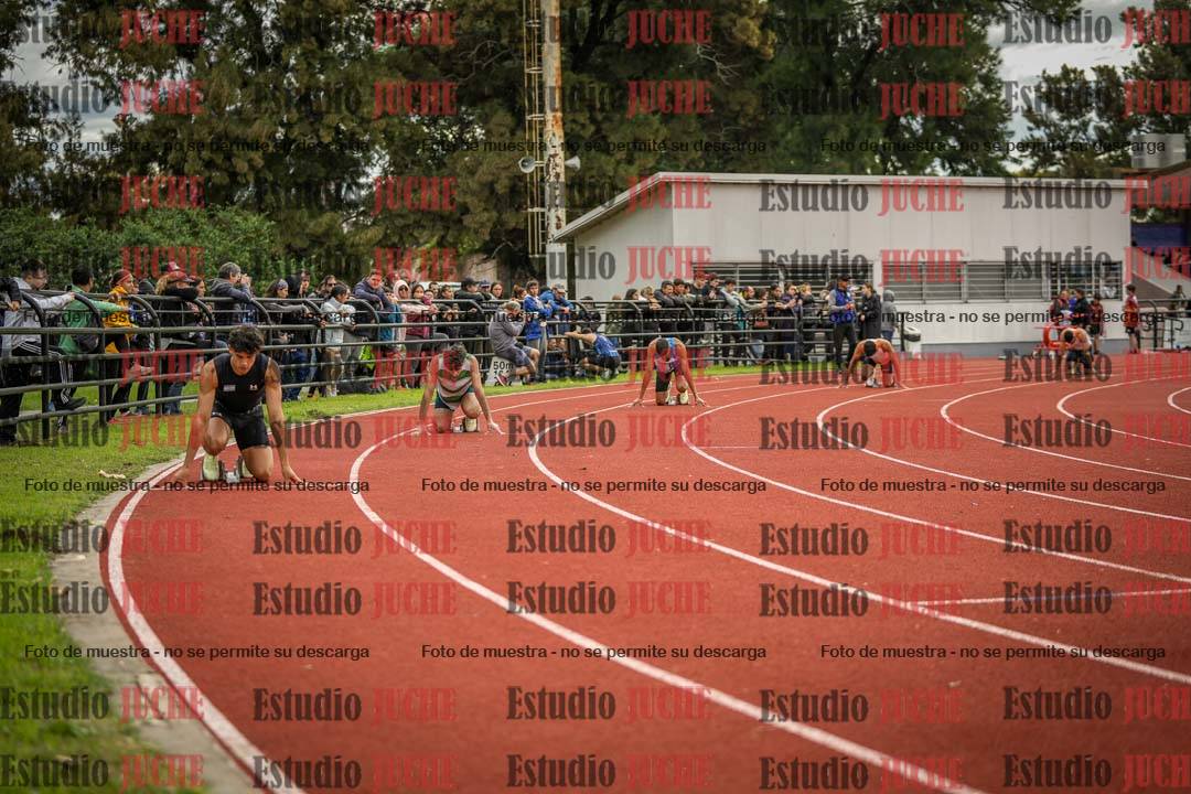 Fotos de los 400 m llanos de varones