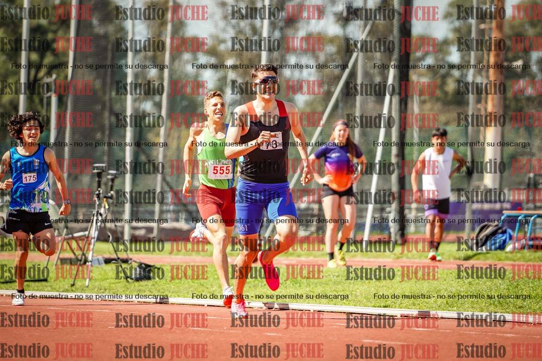 Fotos de los 800 m llanos de varones
