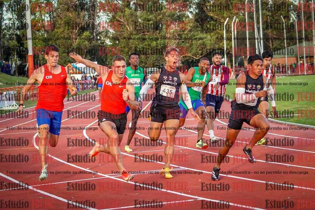 Fotos de las postas 4x100 m de varones - serie 2