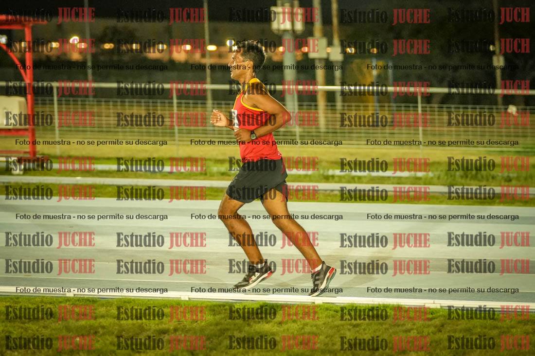 Fotos de los 3000 m llanos de varones