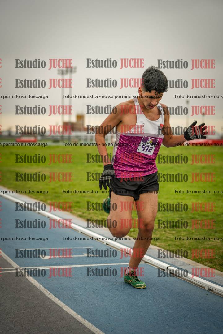 Fotos de los 3000 m llanos de varones - U17 (incluye la marcha atlética)