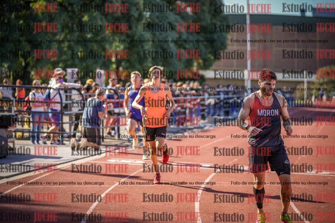 Fotos de los 400 m llanos de varones