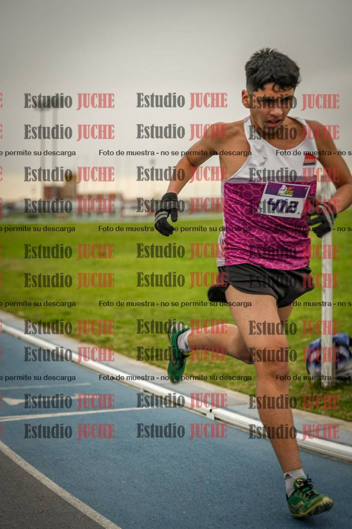 Fotos de los 3000 m llanos de varones - U17 (incluye la marcha atlética)