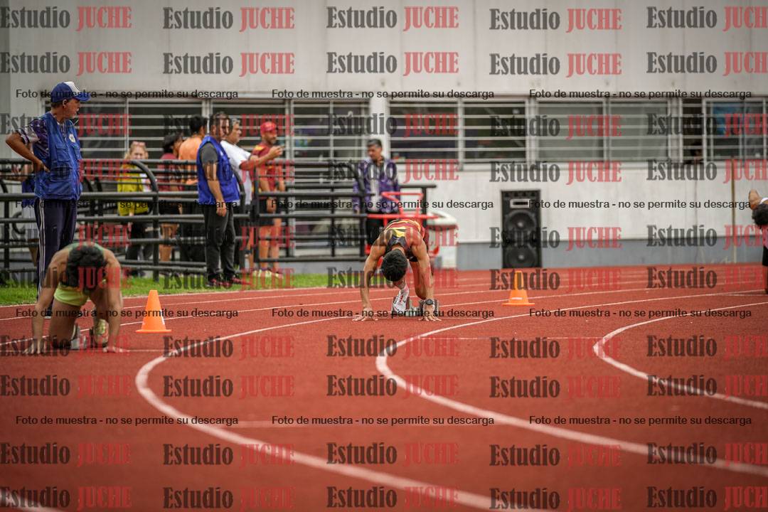Fotos de los 400 m llanos de varones