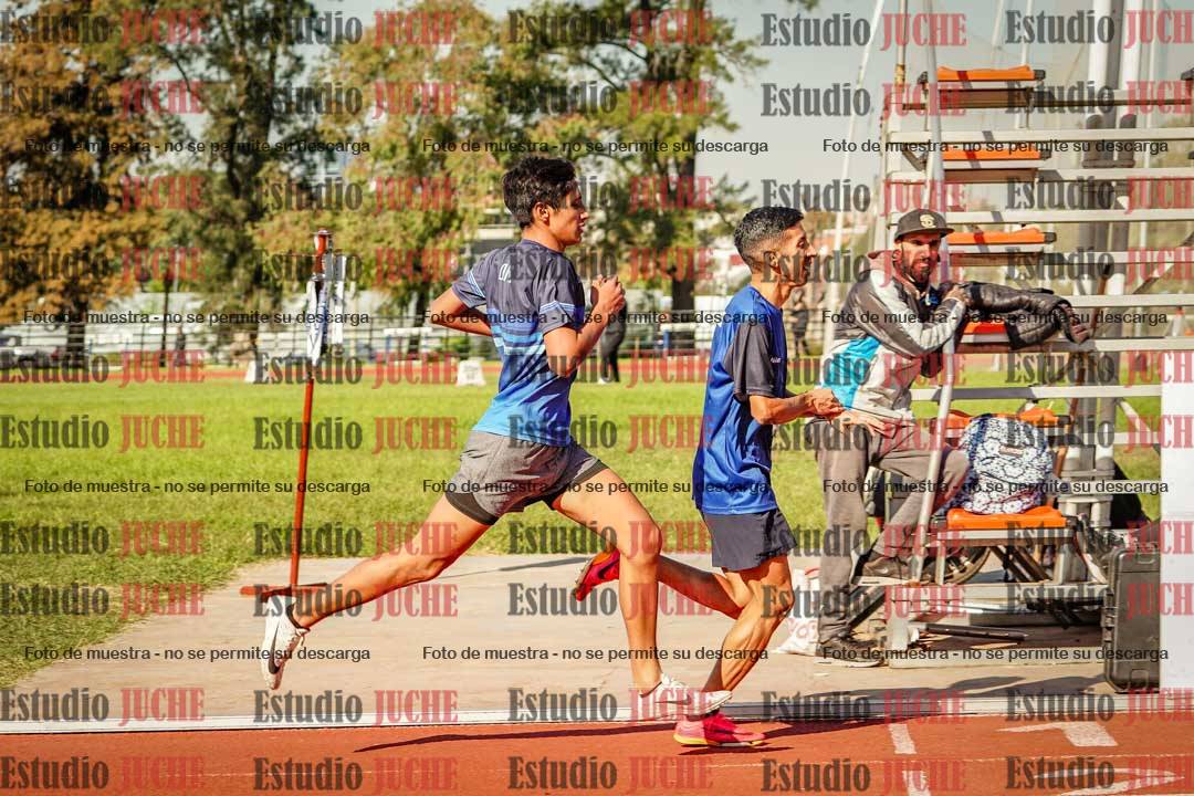 Fotos de los 800 m llanos de varones