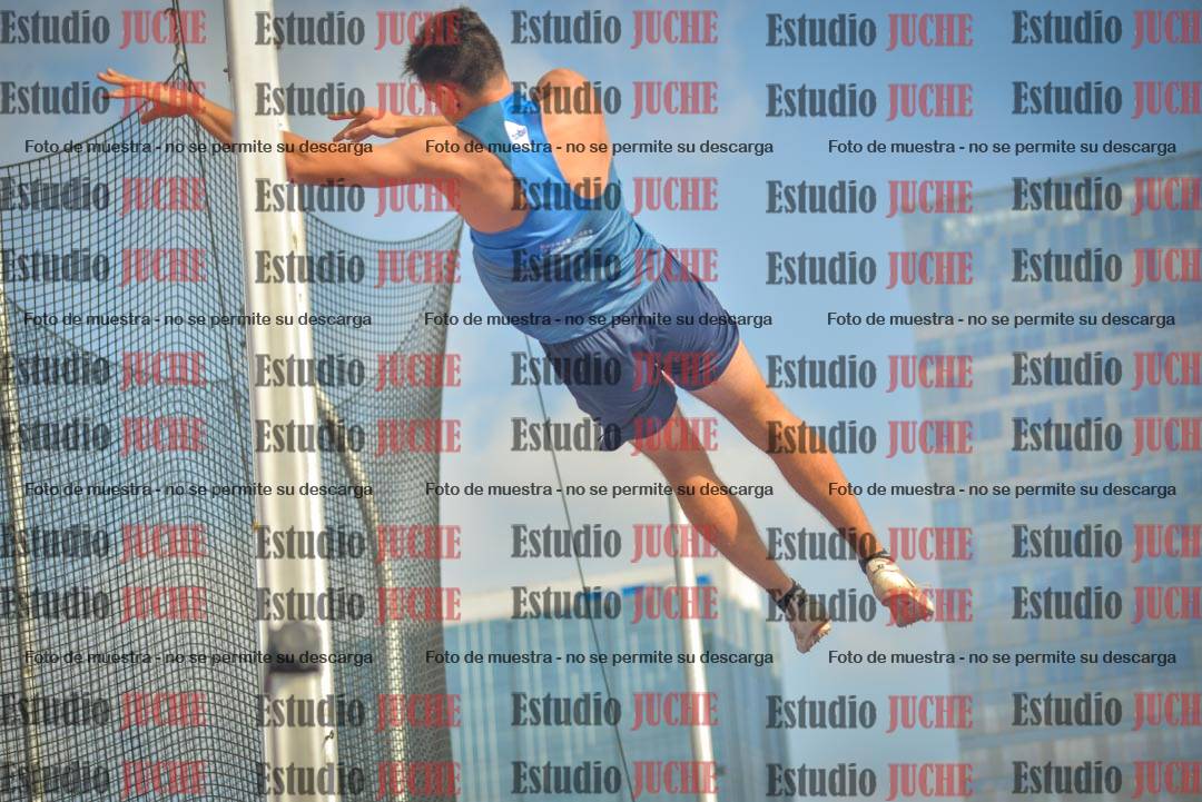 Fotos del salto con garrocha de varones - decatlón 8
