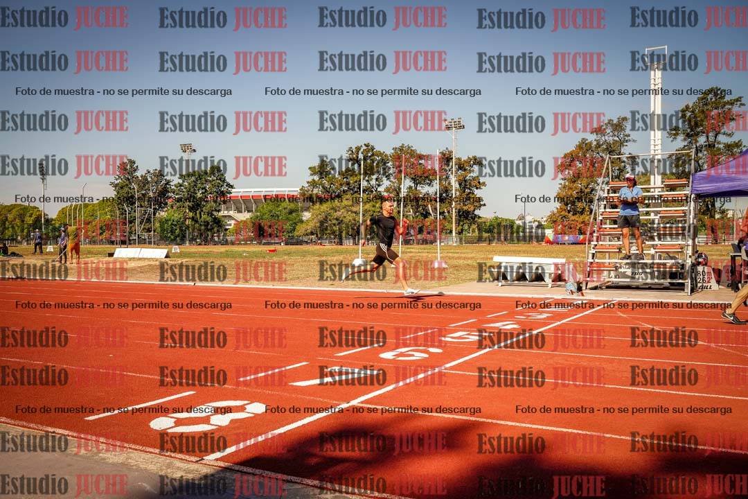 Fotos de los 400 m llanos de varones